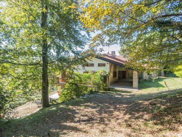 Villa Indipendente in vendita a Varese, Lombardia