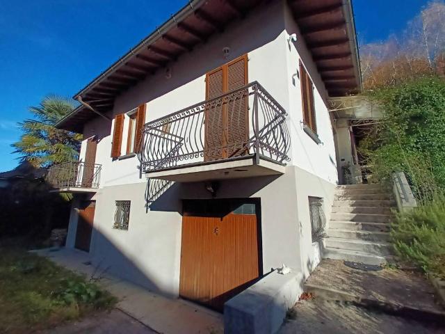 Villa Indipendente in vendita a Biumo Superiore, Varese