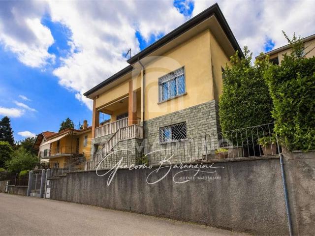 Villa Indipendente in vendita a Biumo Superiore, Varese