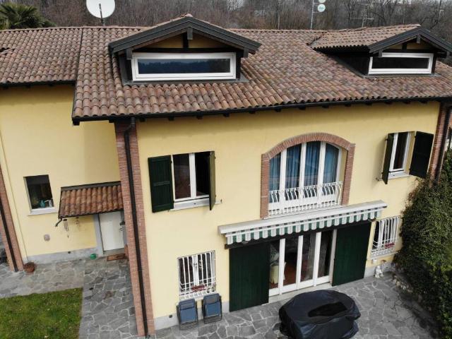 Villa Indipendente in vendita a Cantalupa, Varese