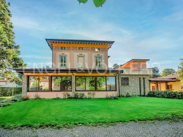 Villa Indipendente in vendita a Biumo Superiore, Varese