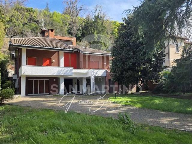Villa Indipendente in vendita a Biumo Superiore, Varese