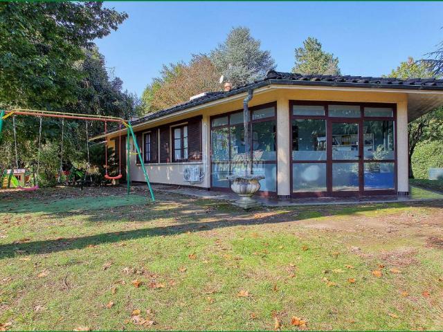 Villa Indipendente in vendita a Varese, Lombardia