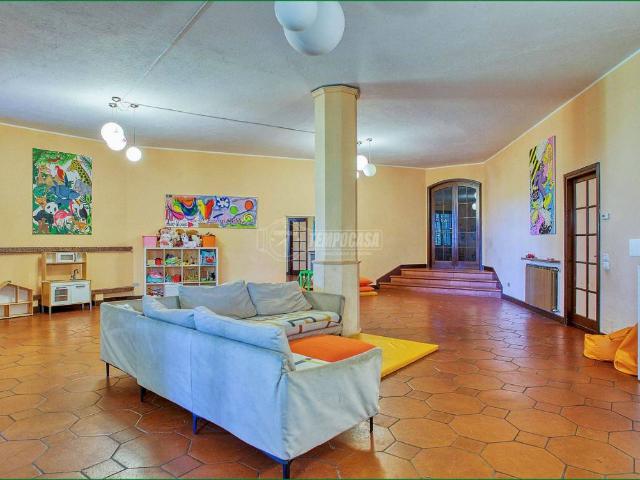 Villa Indipendente in vendita a Varese, Lombardia