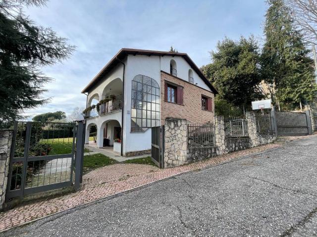 Villa Indipendente in vendita a Calcinate degli Orrigoni, Varese