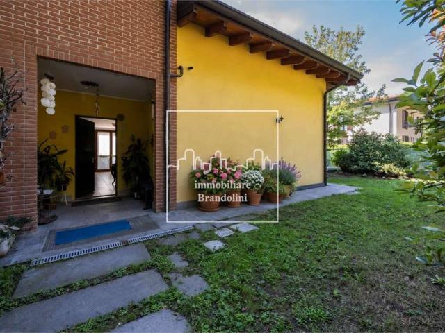 Villa Indipendente in vendita a Velate, Varese