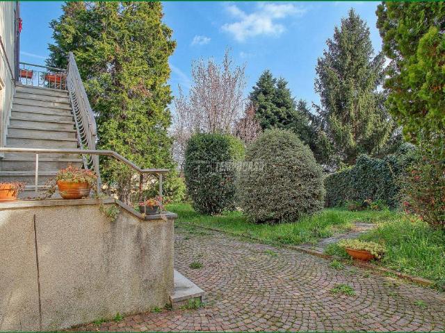 Villa Indipendente in vendita a Biumo Superiore, Varese