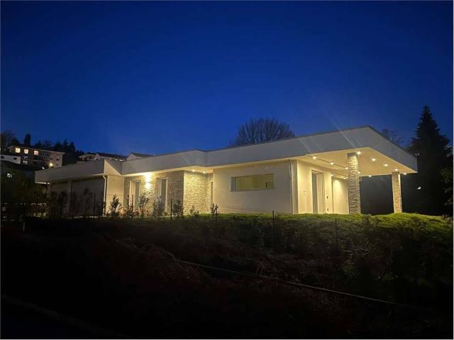 Villa Indipendente in vendita a Biumo Superiore, Varese