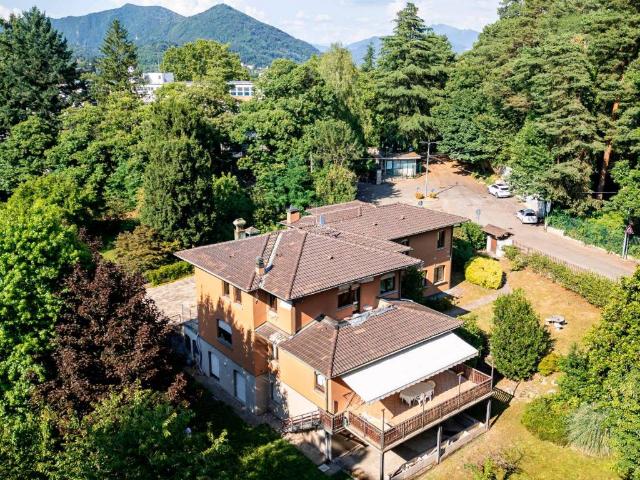 Villa Indipendente in vendita a Biumo Superiore, Varese