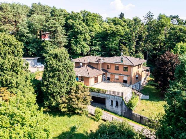 Villa Indipendente in vendita a Biumo Superiore, Varese