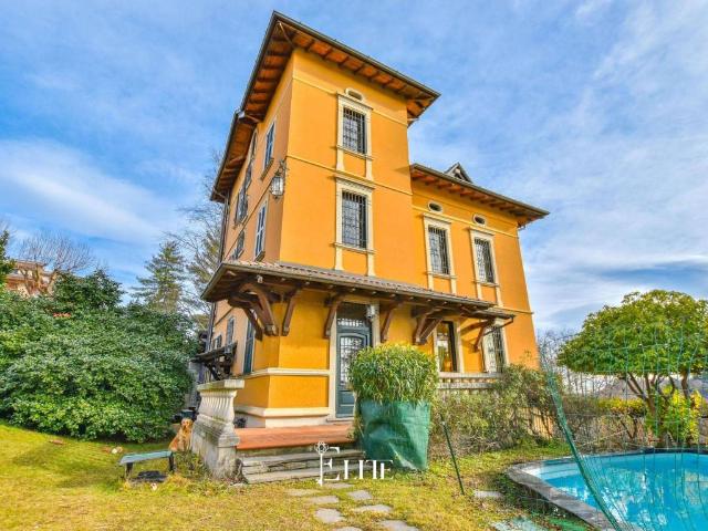 Villa Indipendente in vendita a Varese, Lombardia