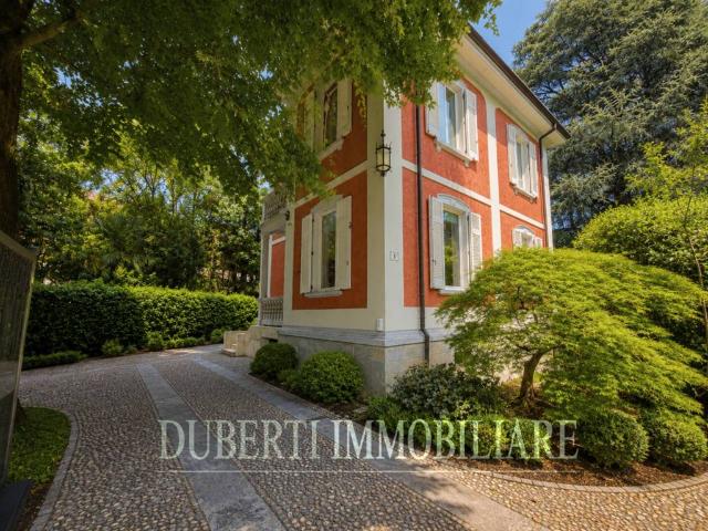 Villa Indipendente in vendita a Biumo Superiore, Varese