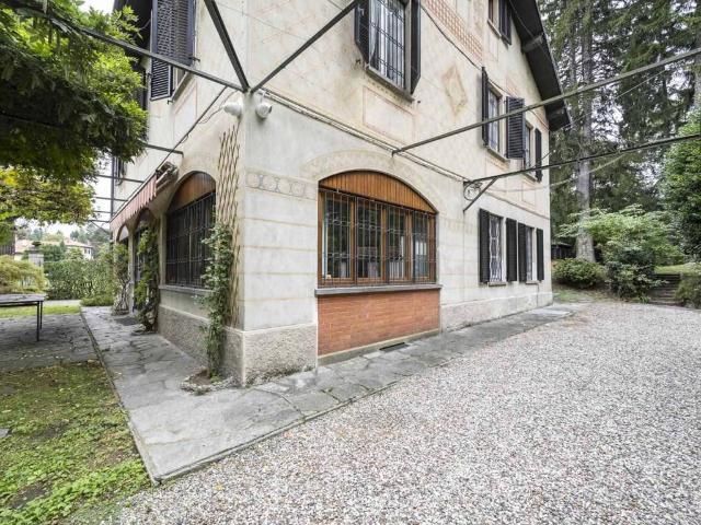 Villa Indipendente in vendita a Velate, Varese