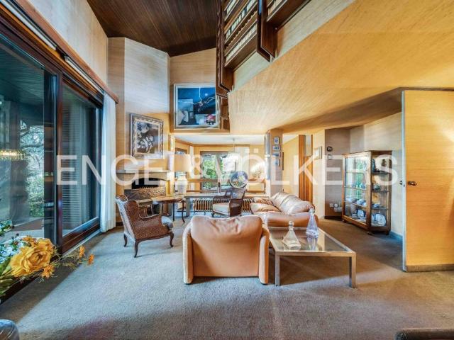 Villa Indipendente in vendita a Biumo Superiore, Varese