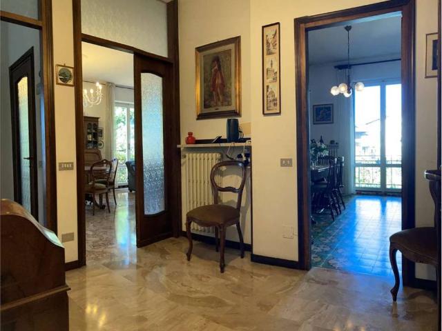 Villa Indipendente in vendita a Biumo Superiore, Varese