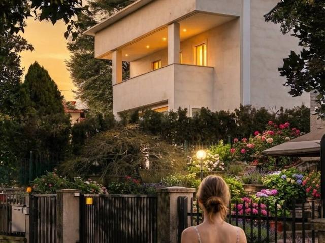 Villa Indipendente in vendita a Biumo Superiore, Varese