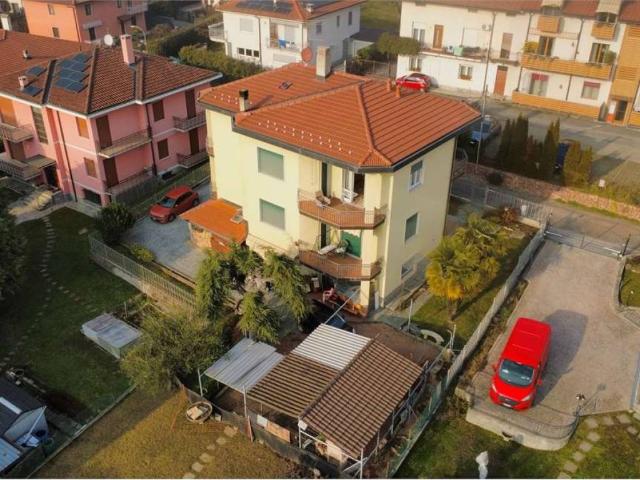 Villa Indipendente in vendita a La Bassa, Varese
