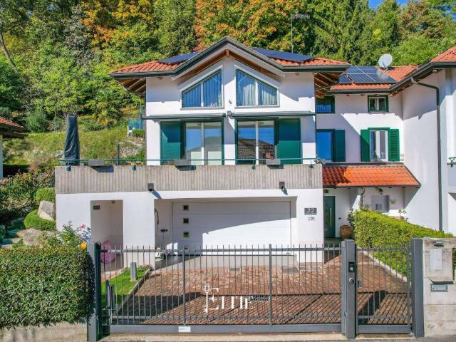 Villa Indipendente in vendita a Varese, Lombardia