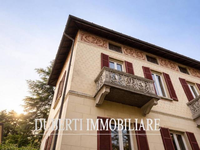Villa Indipendente in vendita a Varese, Lombardia