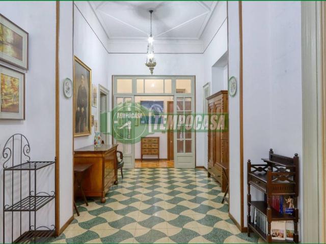 Villa Indipendente in vendita a Biumo Superiore, Varese