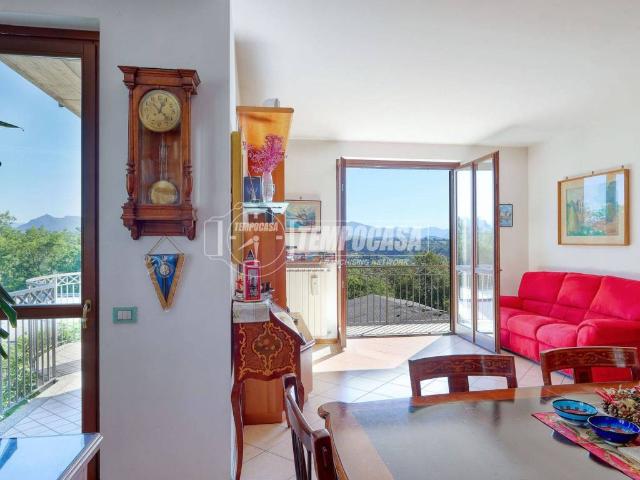 Villa Indipendente in vendita a Bustecche, Varese