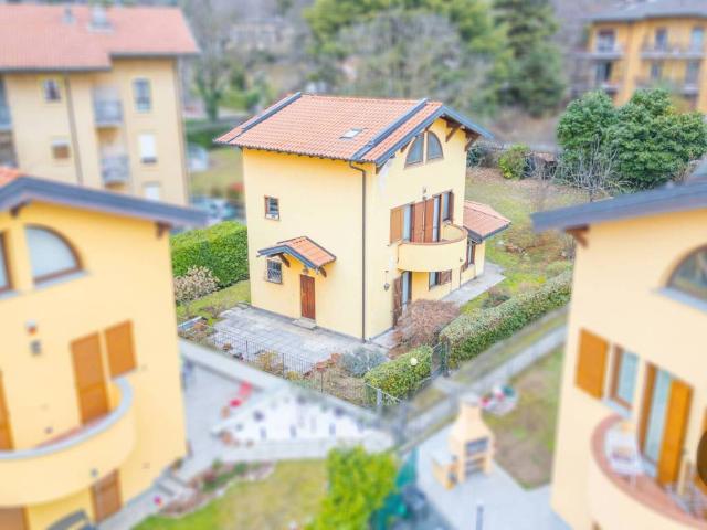 Villa Indipendente in vendita a Calcinate degli Orrigoni, Varese