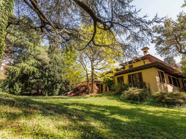 Villa Indipendente in vendita a Biumo Superiore, Varese