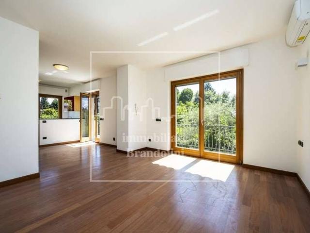 Villa Indipendente in vendita a Bosto, Varese