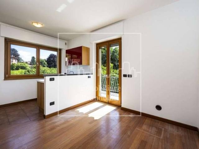 Villa Indipendente in vendita a Bosto, Varese