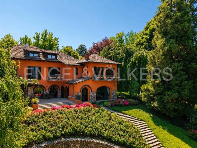 Villa Indipendente in vendita a Varese, Lombardia
