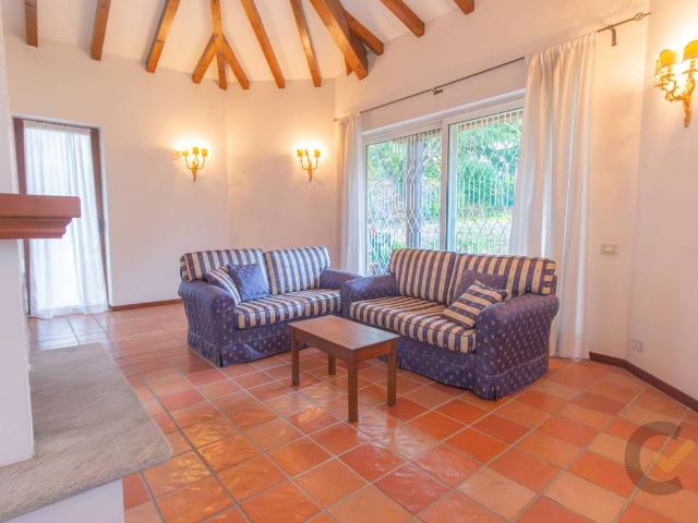 Villa Indipendente in vendita a Calcinate degli Orrigoni, Varese