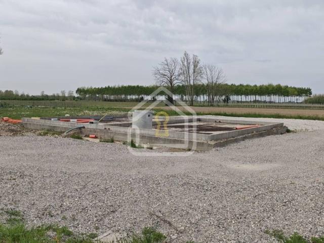 Villa Indipendente in vendita a Varmo, Friuli-Venezia Giulia