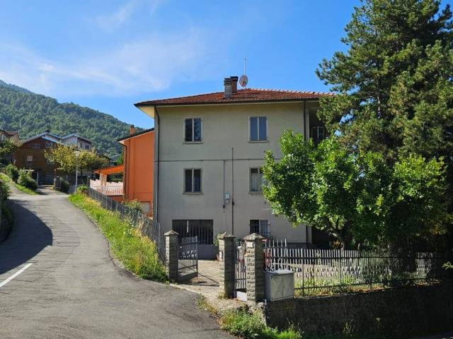 Villa Indipendente in vendita a Varsi, Reggio Emilia
