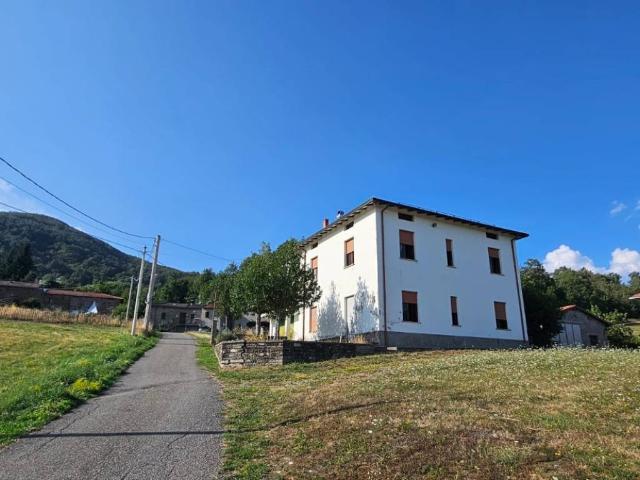 Villa Indipendente in vendita a Varsi, Parma