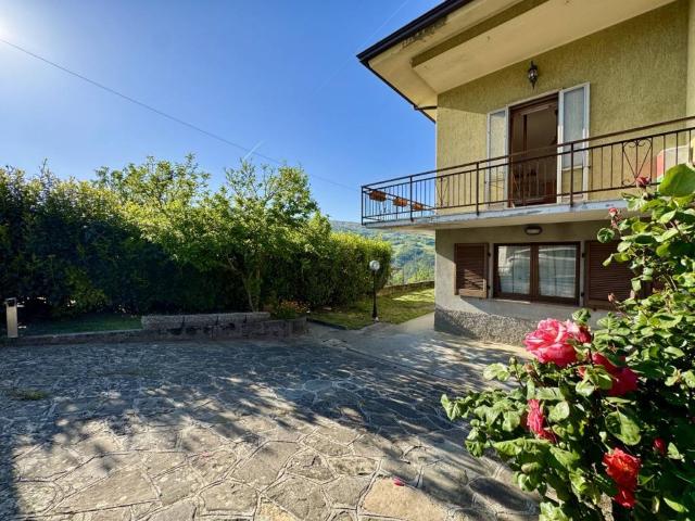 Villa Indipendente in vendita a Varsi, Reggio Emilia