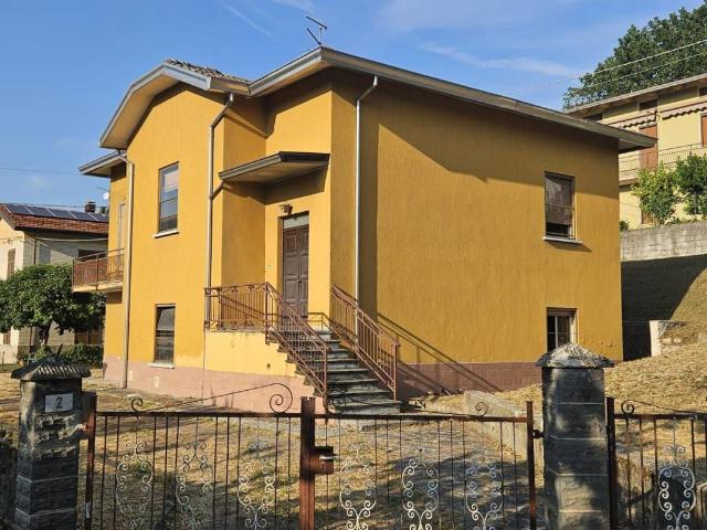 Villa Indipendente in vendita a Varsi, Reggio Emilia