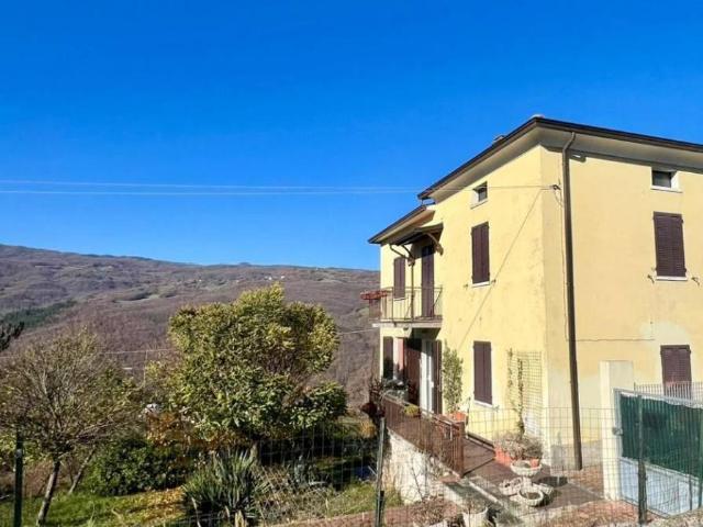 Villa Indipendente in vendita a Varsi, Reggio Emilia