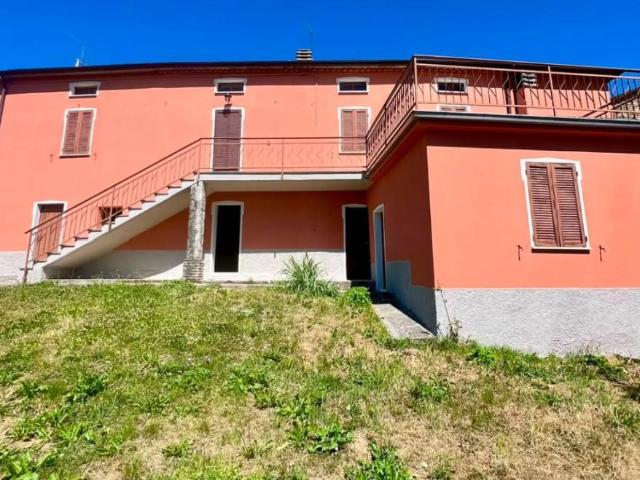 Villa Indipendente in vendita a Varsi, Reggio Emilia