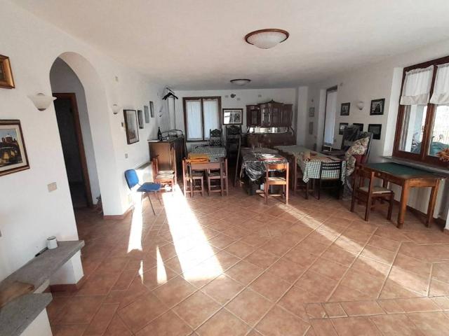 Villa Indipendente in vendita a Varzi, Lombardia