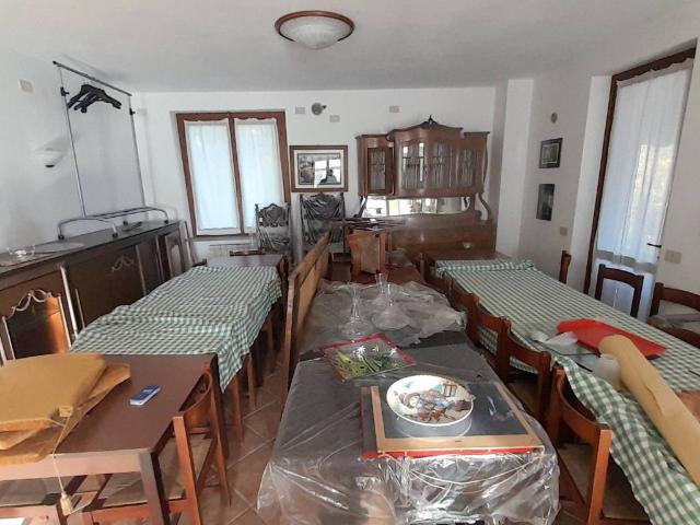 Villa Indipendente in vendita a Varzi, Lombardia
