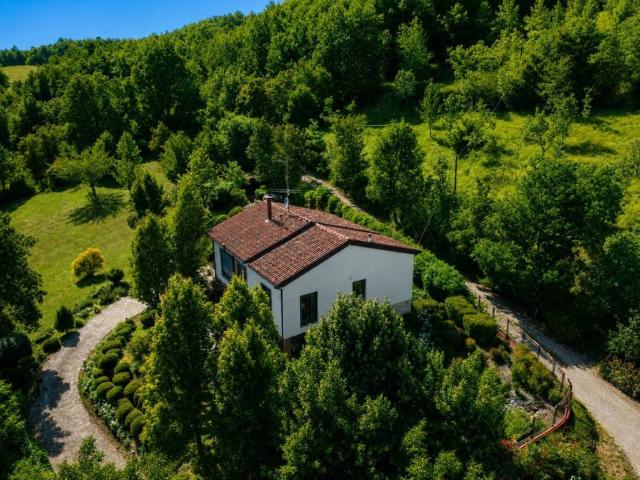 Villa Indipendente in vendita a Varzi, Lombardia