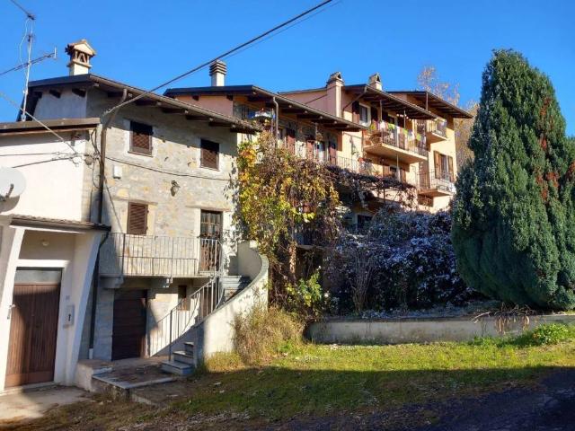 Villa Indipendente in vendita a Varzi, Lombardia