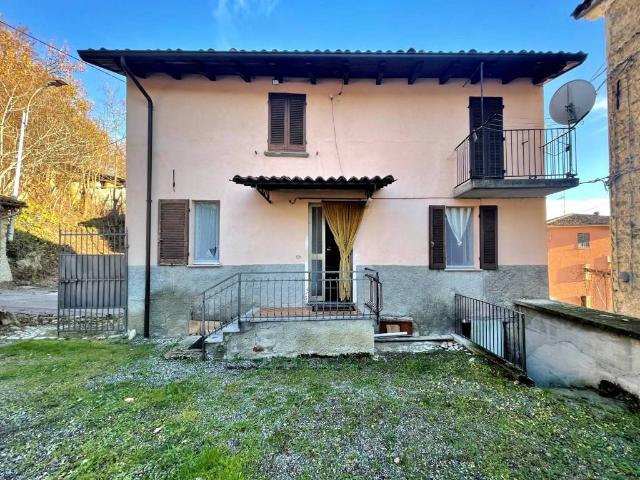 Villa Indipendente in vendita a Varzi, Lombardia