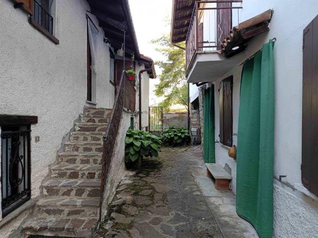 Villa Indipendente in vendita a Varzi, Lombardia