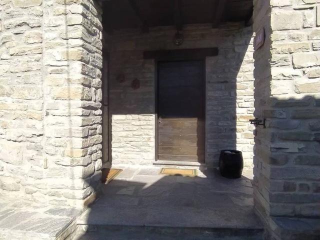 Villa Indipendente in vendita a Varzi, Lombardia