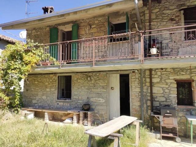 Villa Indipendente in vendita a Varzi, Lombardia