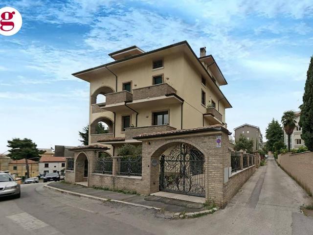 Villa Indipendente in vendita a Centro Storico, Vasto
