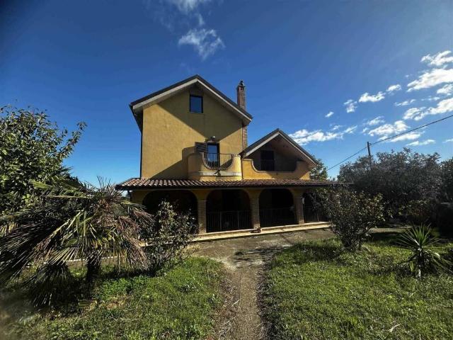 Villa Indipendente in vendita a Passo della Noce, Vasto