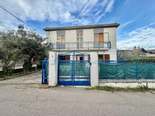 Villa Indipendente in vendita a Maddalena, Vasto