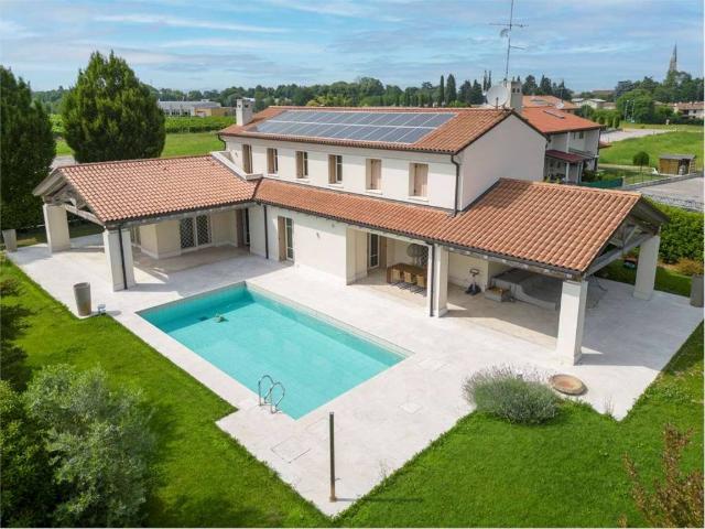 Villa Indipendente in vendita a Vazzola, Veneto